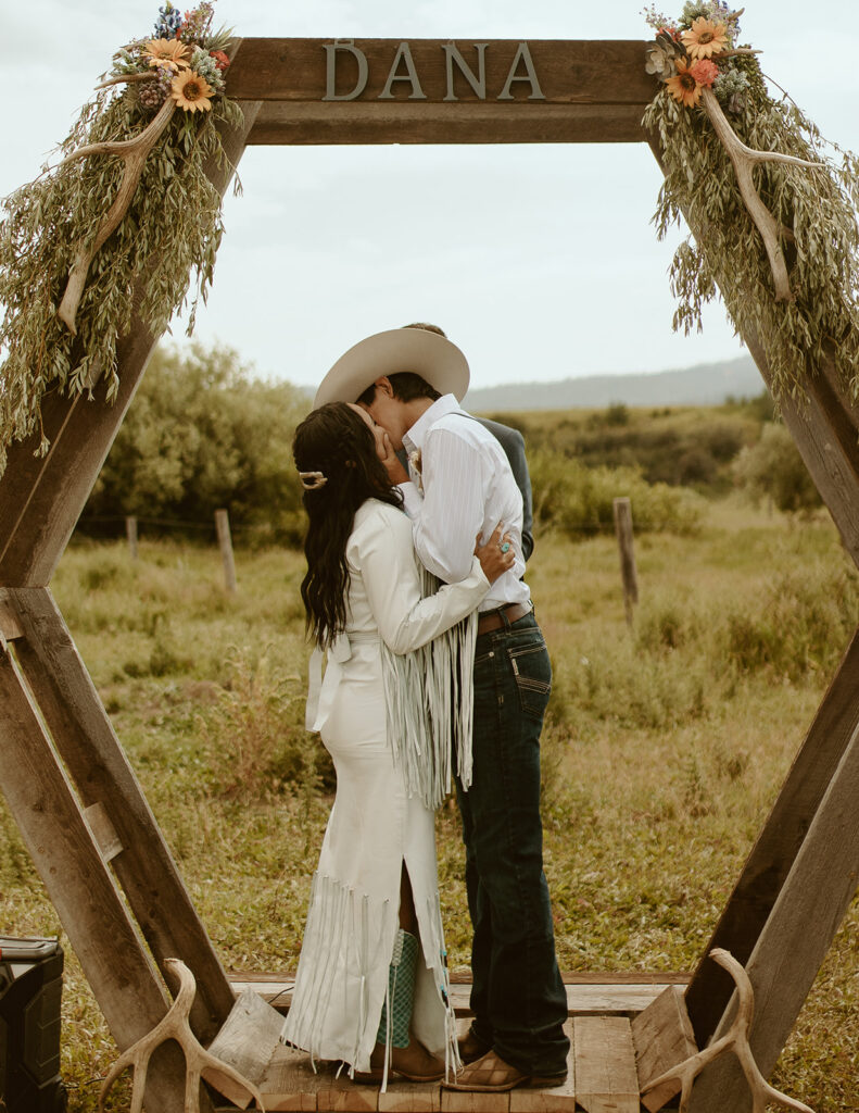 Lily + Taytins Western Wyoming Wedding. Kinseylynn Photo Co Jackson Hole Wedding and Elopement Photography