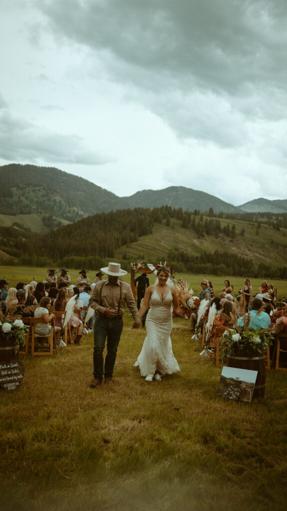 Jackson Hole Wedding Photographer. Kinseylynn Photo Co Wyoming Weddings. Summer Wyoming Wedding at the Box Y Guest Ranch. Jackson Hole Weddings + Elopements. Wyoming Wedding Videography. Wedding Photography in Jackson Hole.