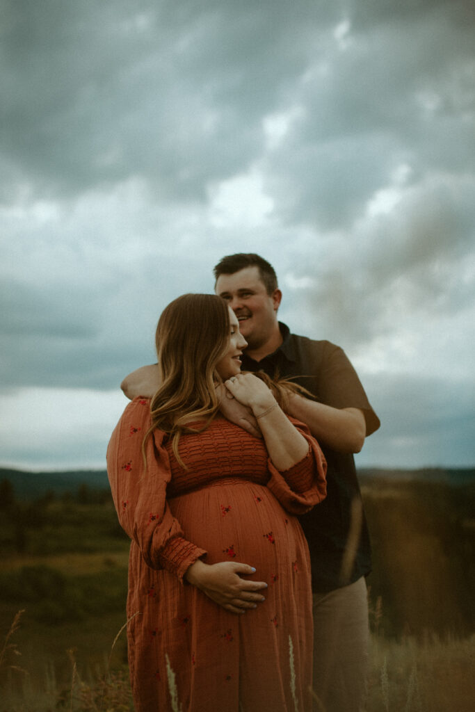 Cortnee + Nick Cloudy Wyoming Maternity