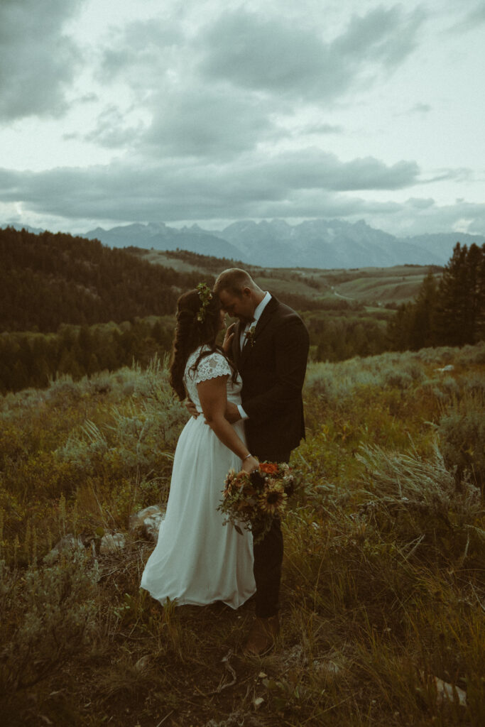 Wyoming Elopement at the Wedding Tree in Grand Teton National Park. Jackson Hole Weddings + Elopements Kinseylynnphoto Co. 