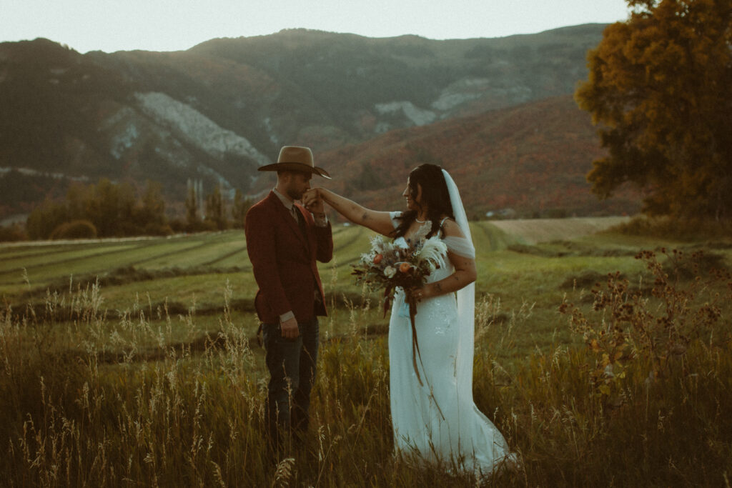 Planning your wedding in Grand Teton National Park this year? You’re gonna want to pay attention to these Grand Teton Wedding Timeline Tips. Directing your wedding day vendors and making sure we get to all the right locations and photo ops at the perfect time of day can be overwhelming, especially if you don’t live in Jackson Hole. Here are some tips i have accumulated in my time as a wedding makeup artist + photographer.