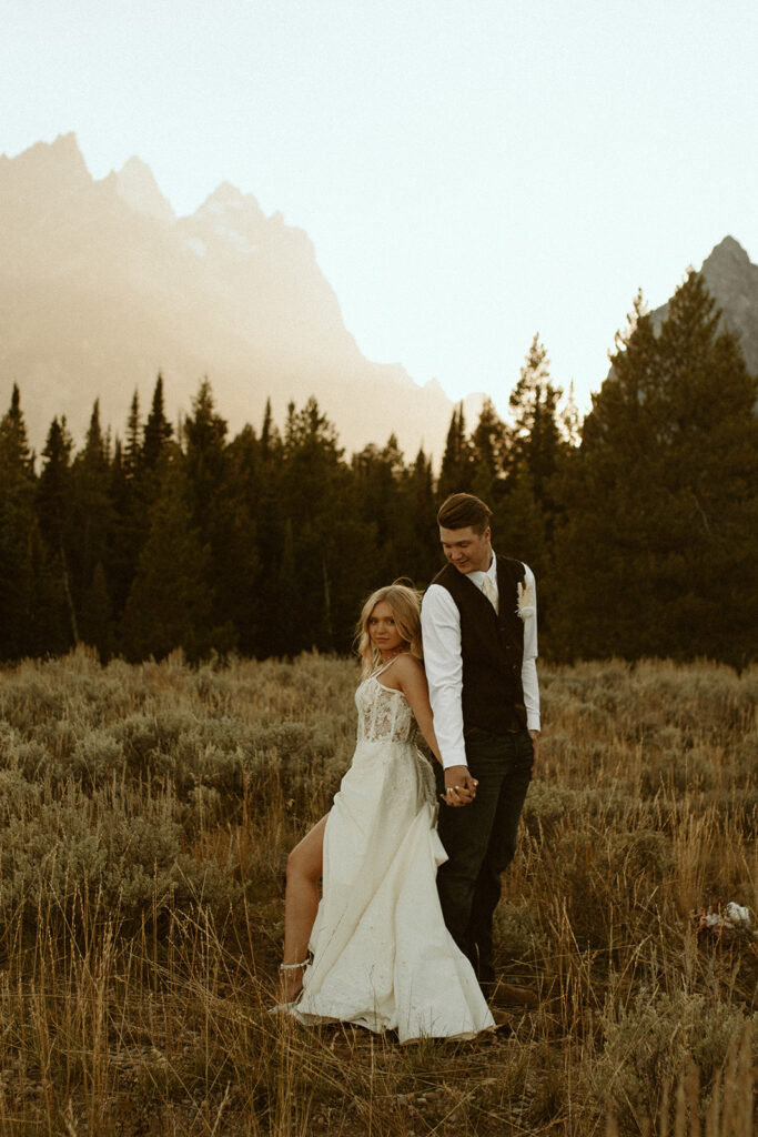 Kestina + Caleb.Jackson Hole and Grand Teton Wedding Photography by Kinseylynnphoto Co