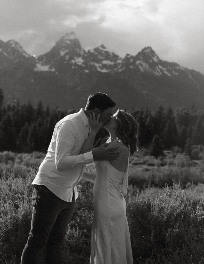 Jackson Hole Elopement packages for photography. Eloping in Jackson Hole wyoming with Elopement photographer Kinseylynnphoto Co