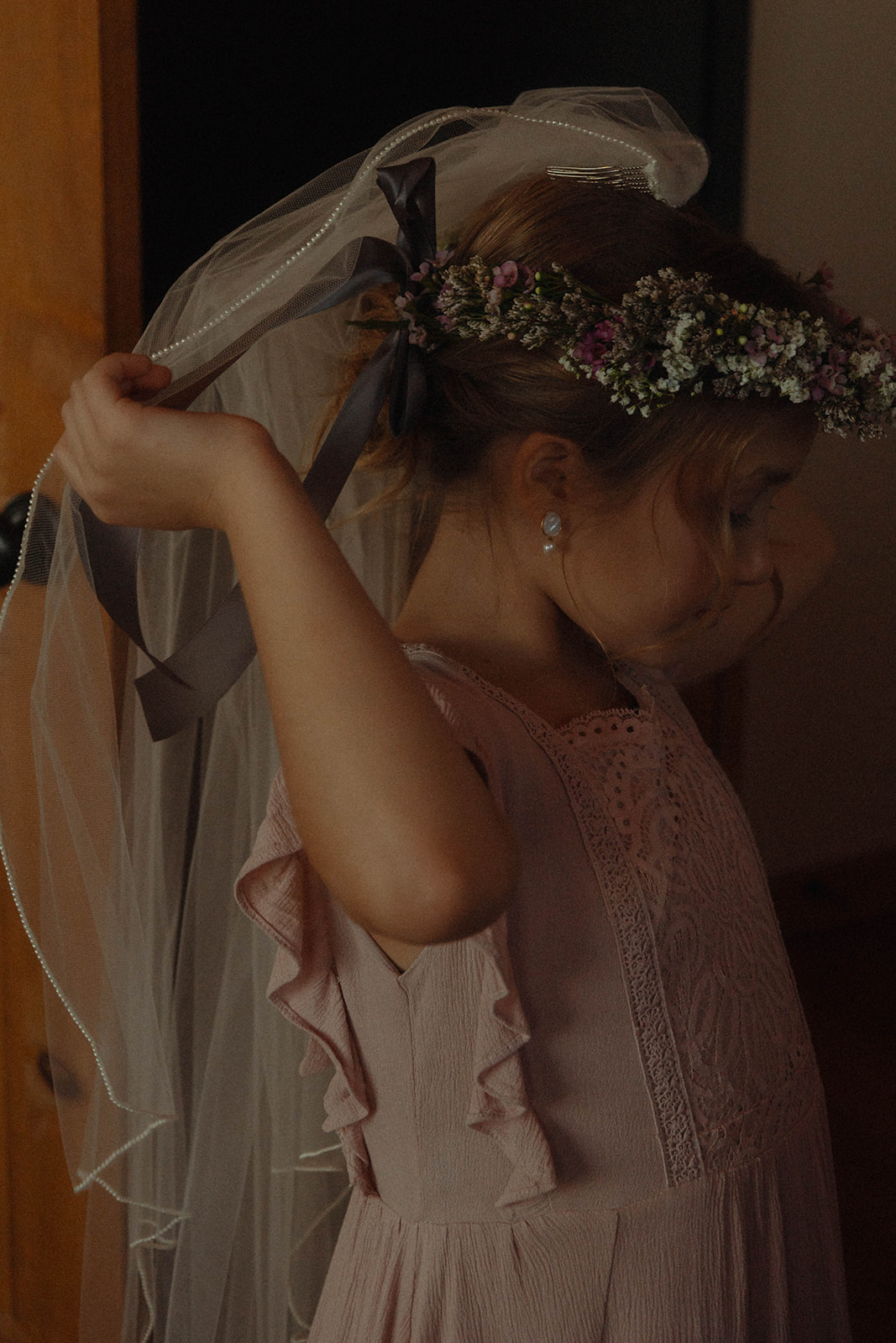 bride getting ready for her wedding in Grandiner montana